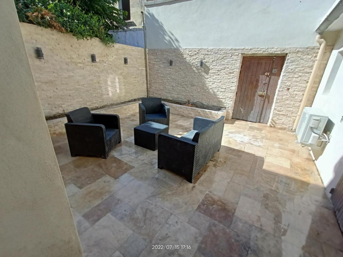 Apartment T2 Renove En Rdc Avec Cour, Intra Muros