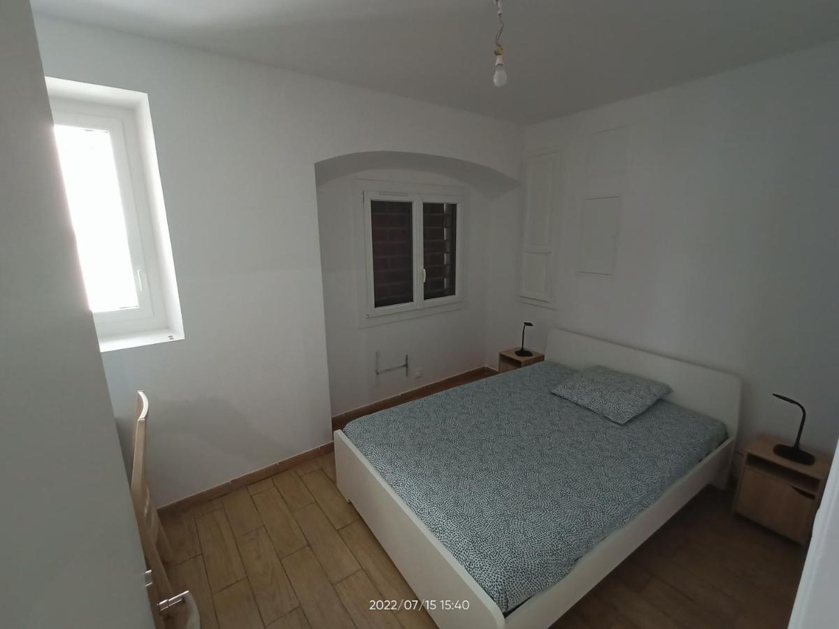 T2 Renove En Rdc Avec Cour, Intra Muros Apartamento
